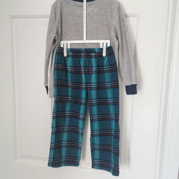 2/$15 Carter's boys 2 piece pajama set size 4 - Picture 4 of 5